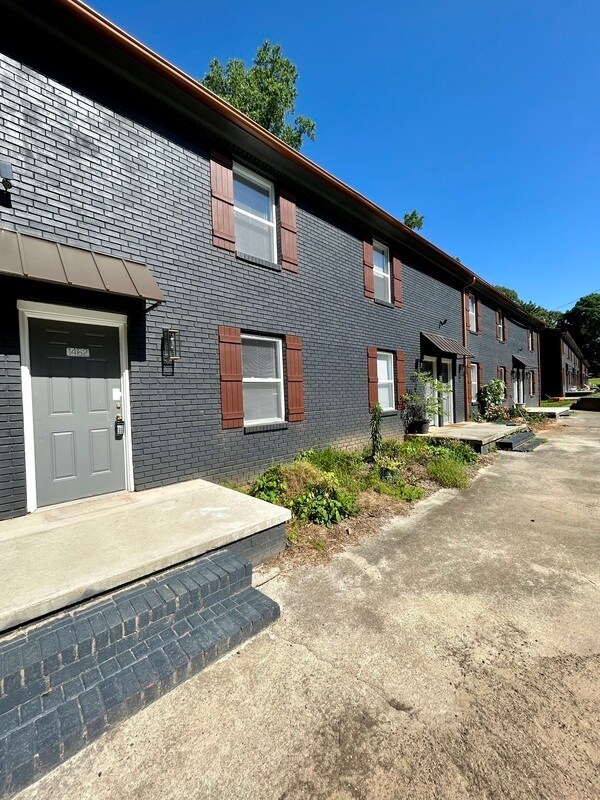Building Photo - 1462 Sherwood Dr