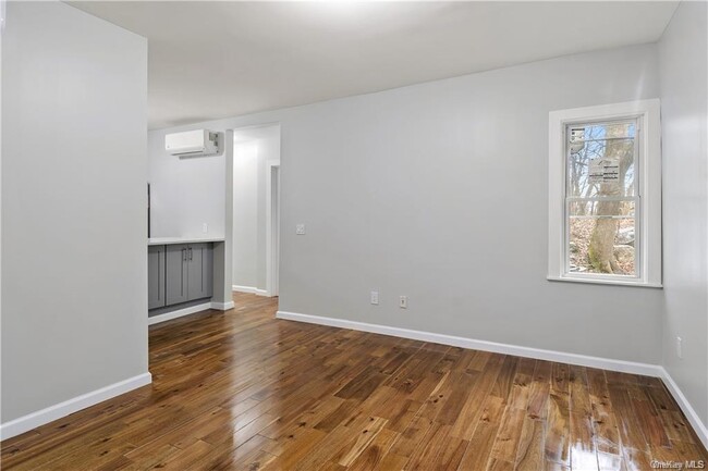 Building Photo - 77 Chatsworth Pl