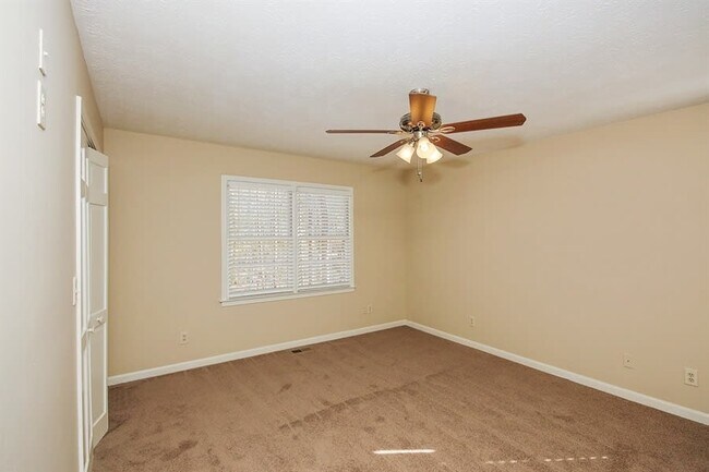 Building Photo - 414 Allatoona Trl