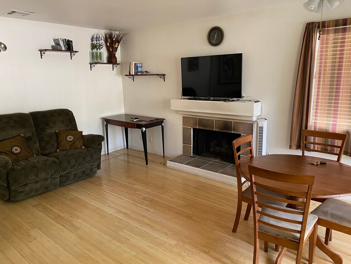 Foto principal - 5021 Spencer St