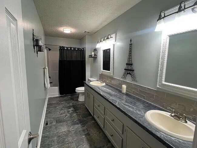 Foto del edificio - 3714 Cozy Ct