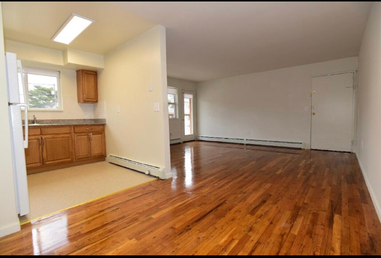 Building Photo - 27 Minebrook Rd