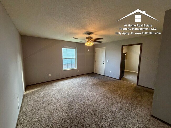 Foto del edificio - 541 Collier Ln