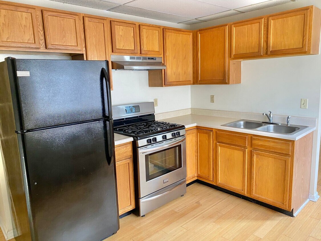 Primary Photo - 61 Grant St