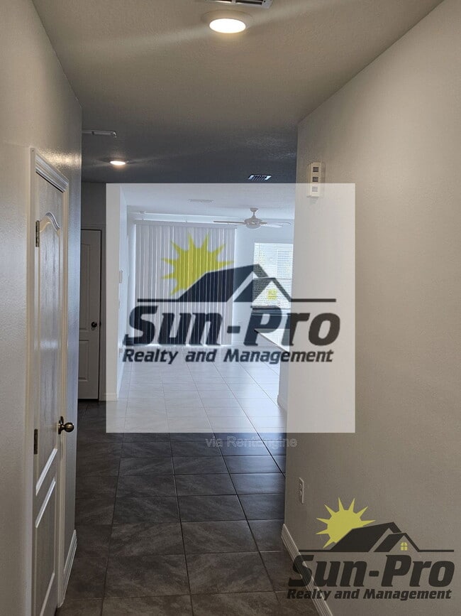 Building Photo - 11 BELLA LAGO Cir