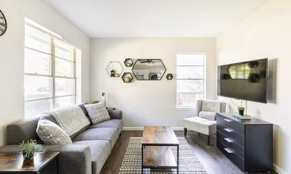 Foto principal - 202 Collinsville St