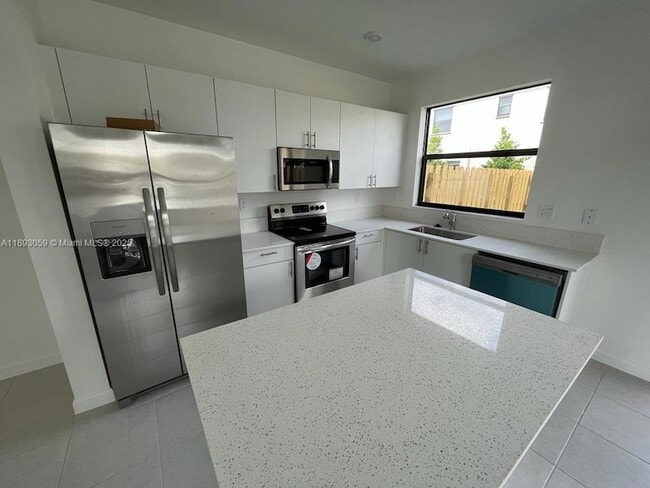 Building Photo - 24628 SW 118 Ct