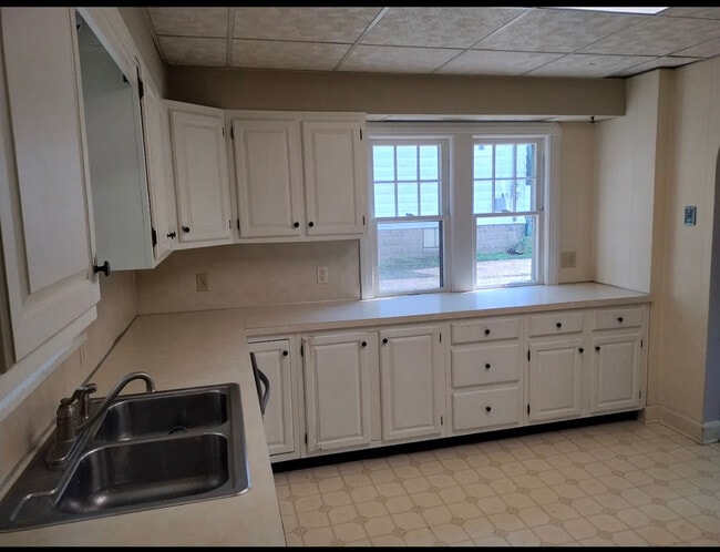 Building Photo - 363 Sturges Ave