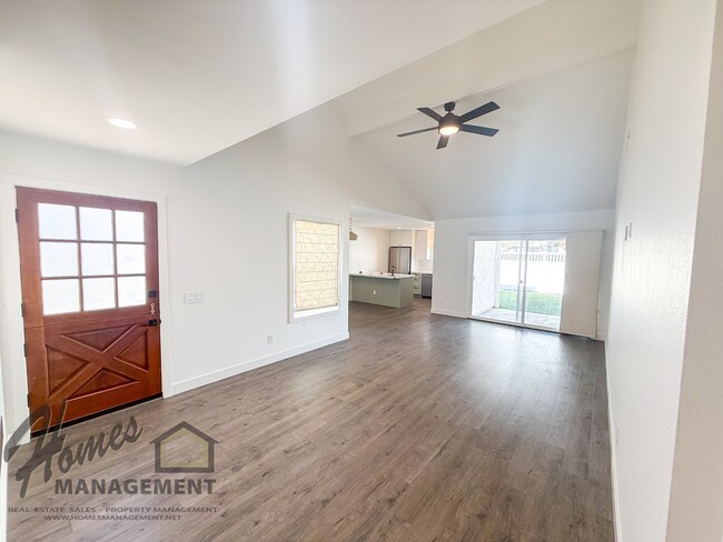 Foto del edificio - Homes Management - 2 bed, 2 bath in Desirable Carlsbad