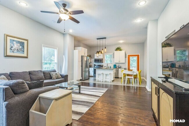 Foto del edificio - Spacious 4BR House in Atlanta