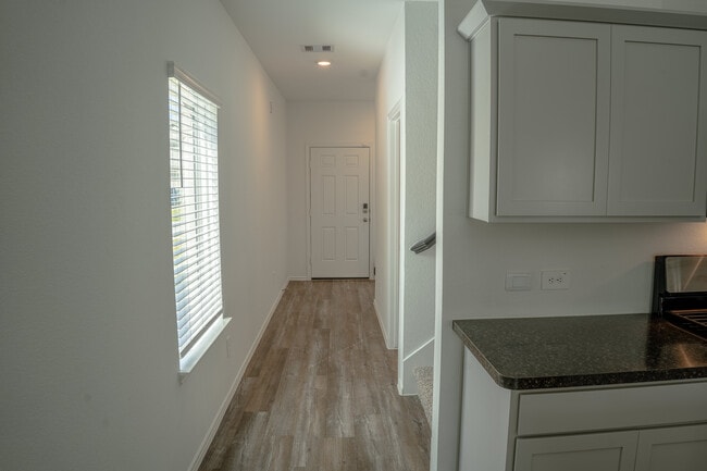 Foto del edificio - 5746 Hampton Vly Dr