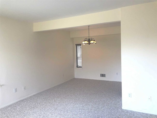 Building Photo - 23 Fairwind Ct