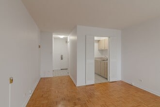 Building Photo - Le Montfort