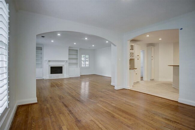 Building Photo - 2219 Addison Rd