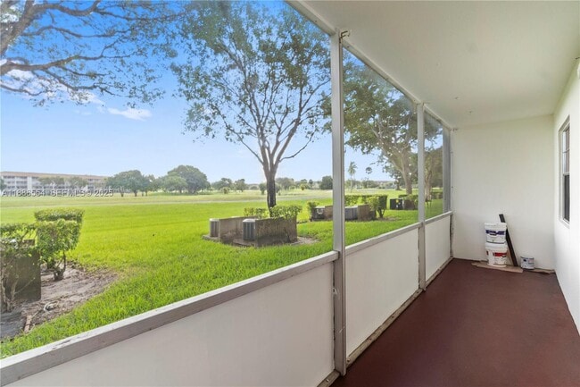 Foto del edificio - 301 SW 135th Ave