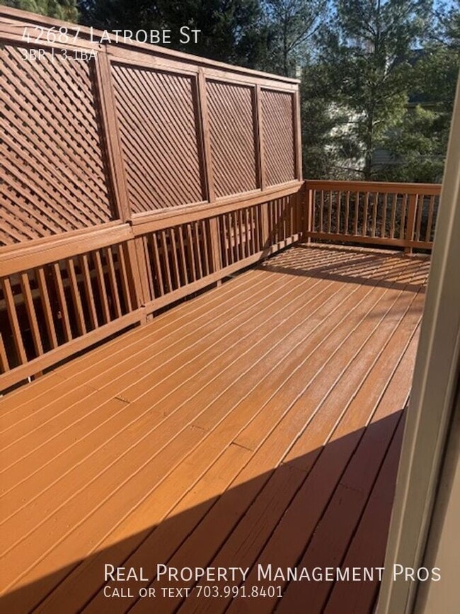 Building Photo - 42687 Latrobe St