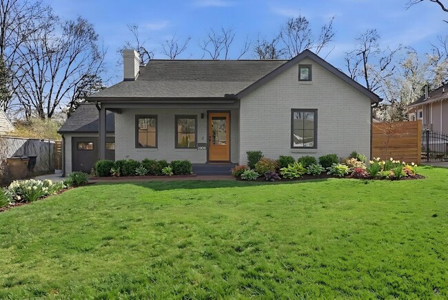Foto del edificio - Stunning 5BR/3.5BA historic home located near Hillsboro Village!
