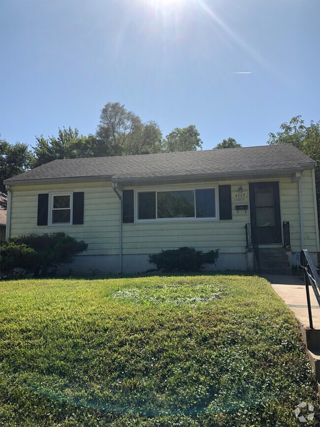 Building Photo - 4225 Pinkney St