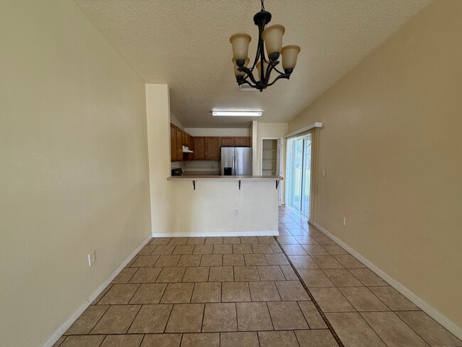 Building Photo - 731 Squirrel Ct