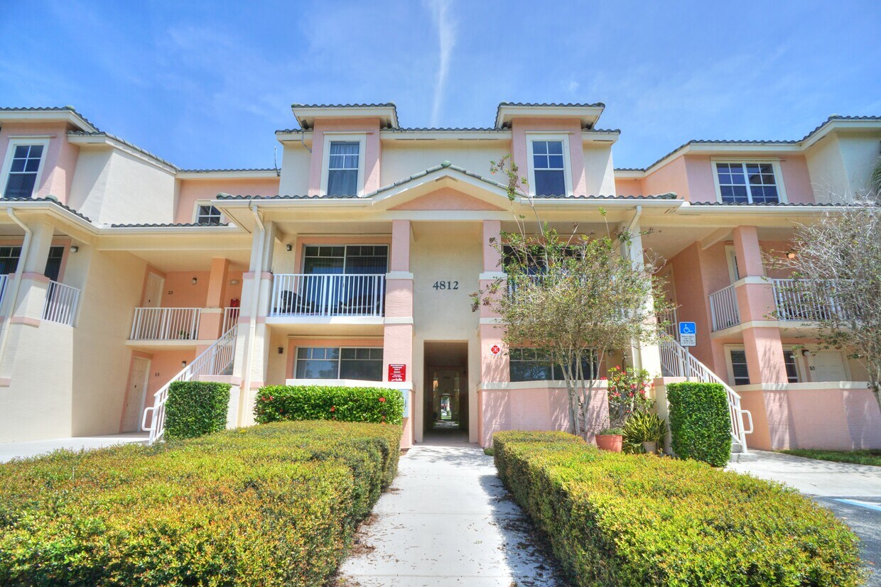 4812 Central Blvd, Jupiter, FL 33458 Condo for Rent in Jupiter, FL