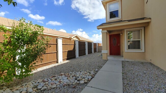 Foto del edificio - Large 3 Bedroom 2.5 Bathroom Located In Th...