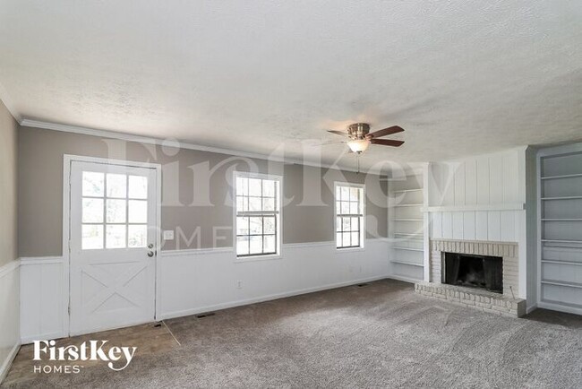 Building Photo - 3762 Cambridge Dr SW