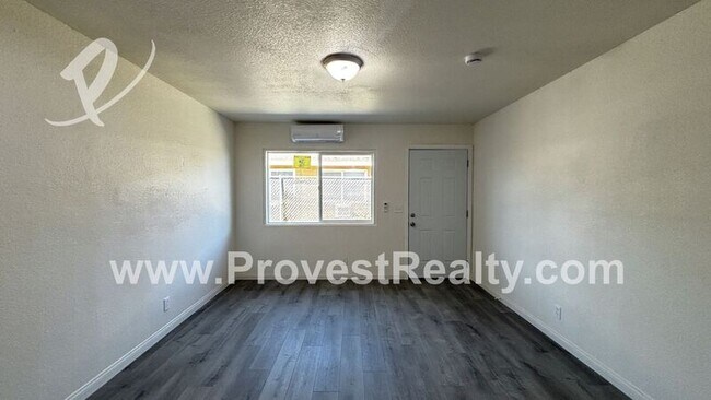 Foto del edificio - 11800 White Ave