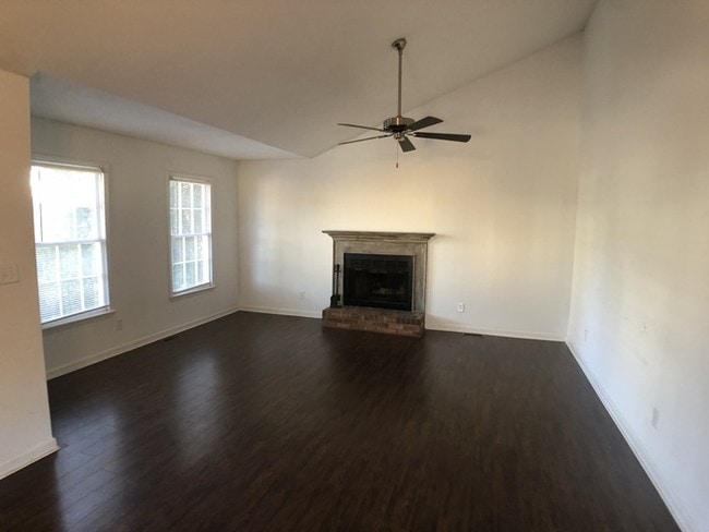 Building Photo - 302 W Clifton Ave