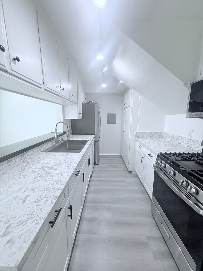 Foto del edificio - 10634 Holman Ave