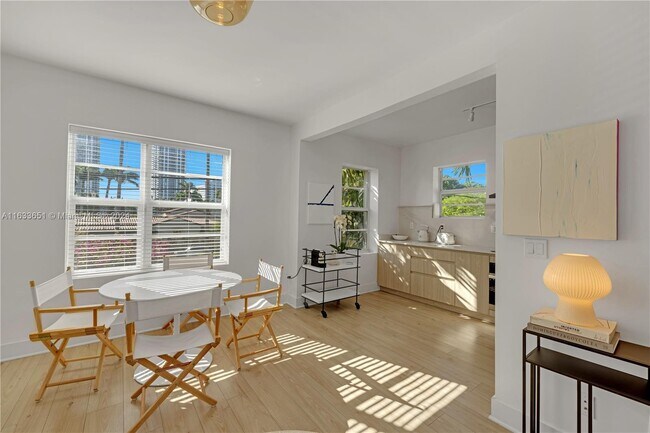 Foto del edificio - 4812 Pine Tree Dr