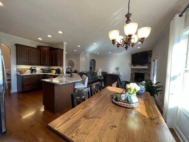 Foto del edificio - Fully Furnished, Short Term Rental, 1 Mont...