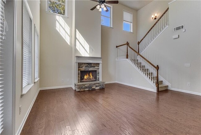 Building Photo - 1234 King Springs Ct SE