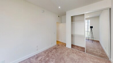 Second Bedroom - URBANLUX FLEUR PREMIUM