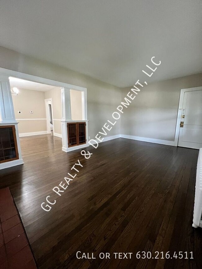 Building Photo - 2317 Maple Ave