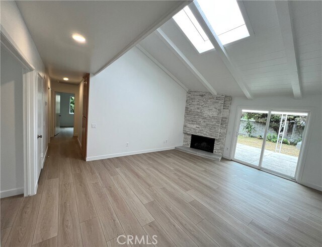 Foto del edificio - 6922 Spickard Dr
