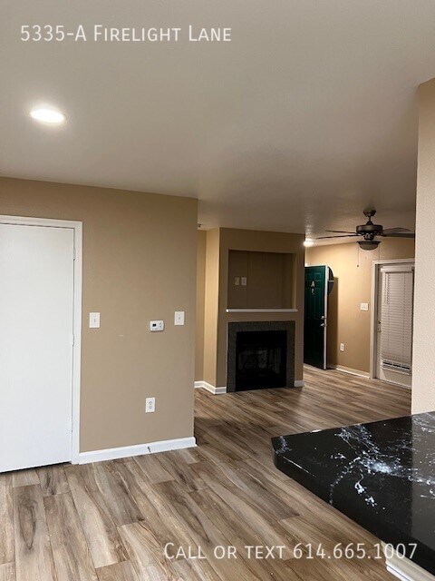 Foto del edificio - 5335 Firelight Ln