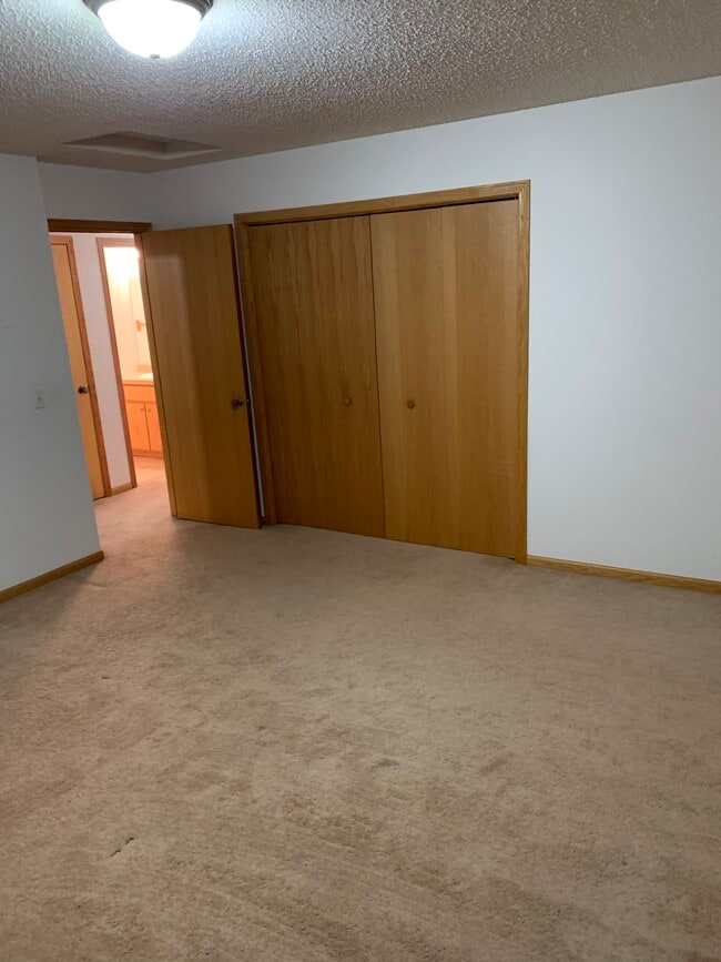 Building Photo - 636 Danielson Ct