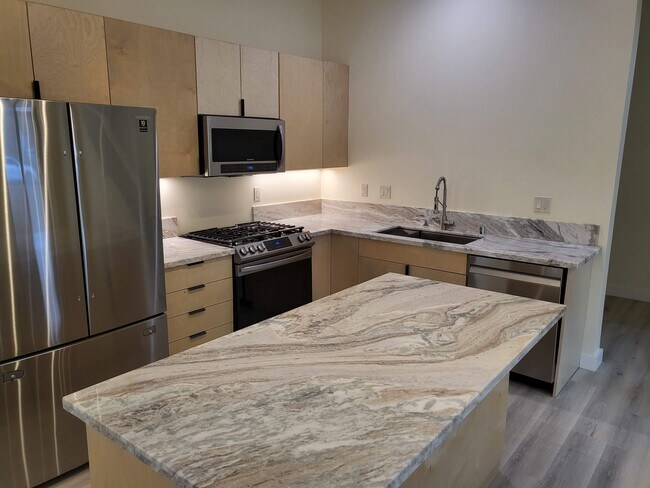 Kitchen with all-new appliances - 1425 20th St