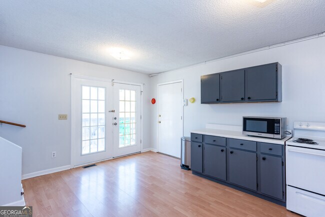 Foto del edificio - 656 Bellemeade Ave NW