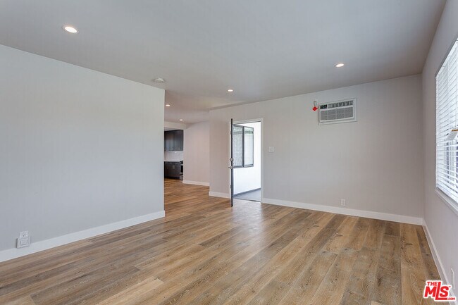 Foto del edificio - 2845 Redondo Blvd