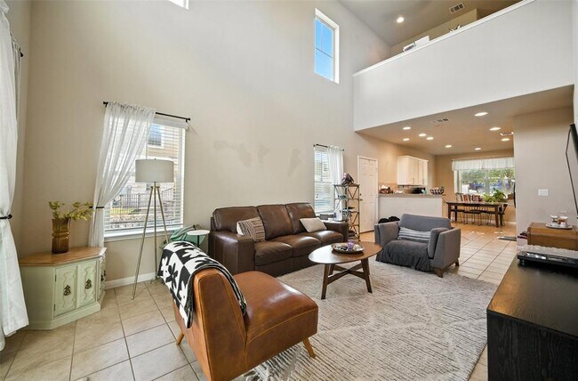 Foto del edificio - 516 E Slaughter Ln