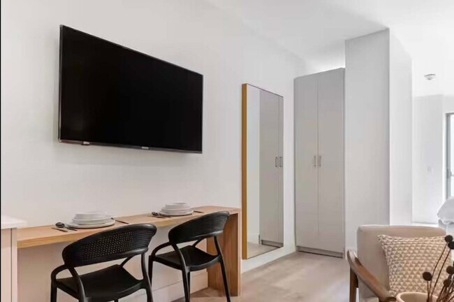 Foto del edificio - 239 SW 9th St