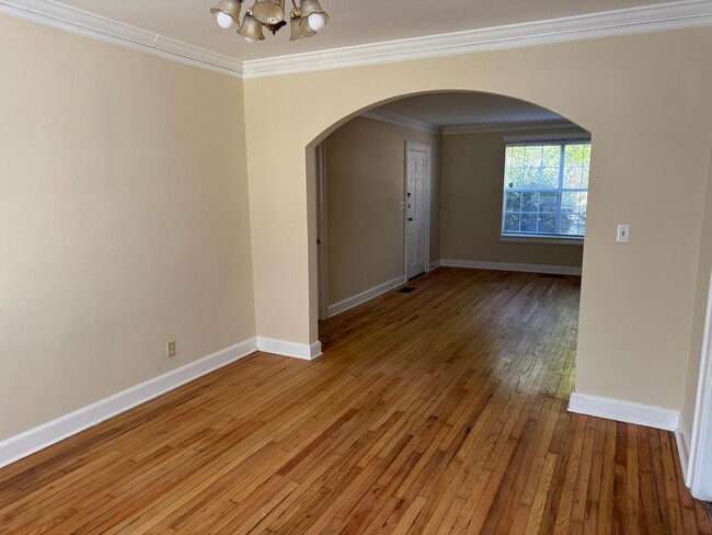 Dinning Room - College Street Quad