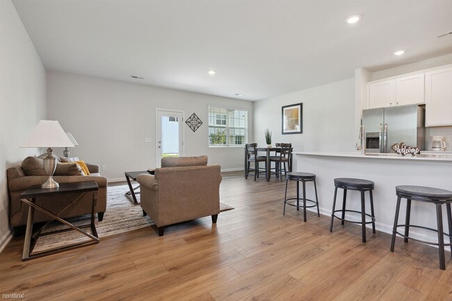 Foto del edificio - 3 br, 2.5 bath Townhome - 224 Red Tail Way