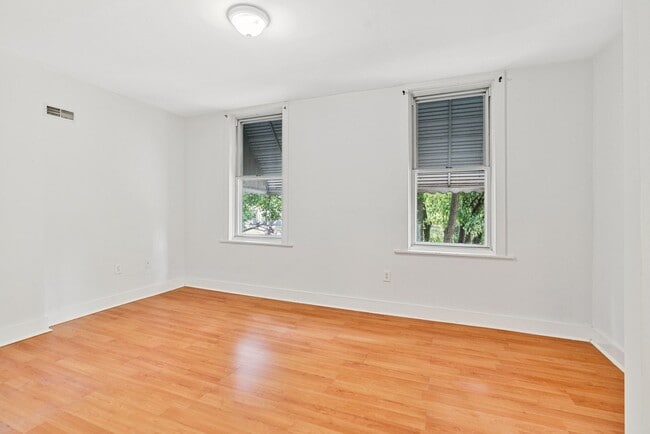 Photo - 1614 N Gratz St House