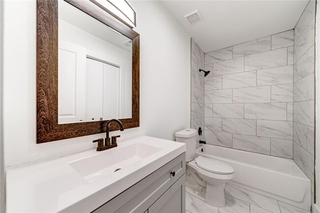 Foto del edificio - 1060 Mathews Ct