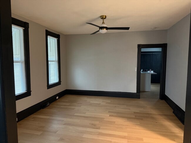 Building Photo - 517 Livingston