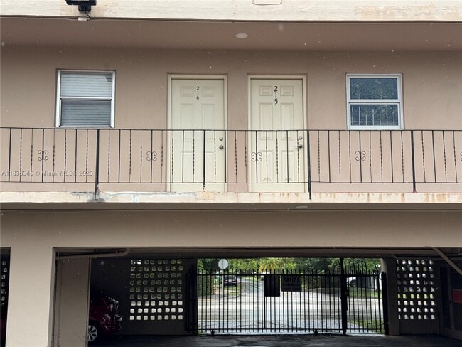 Building Photo - 1201 SW 42nd Ave