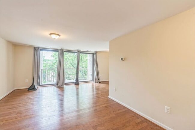 Building Photo - 3309 Huntley Sq Dr
