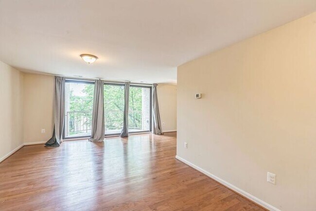 Foto del edificio - 3309 Huntley Sq Dr